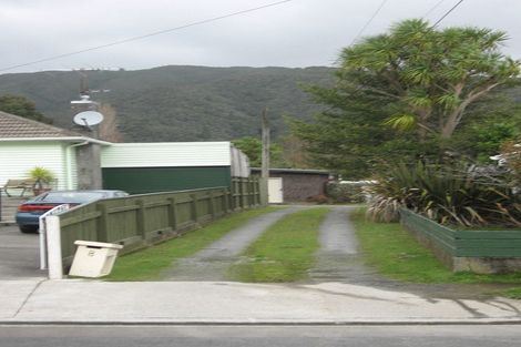 Photo of property in 8 Lowry Crescent, Stokes Valley, Lower Hutt, 5019