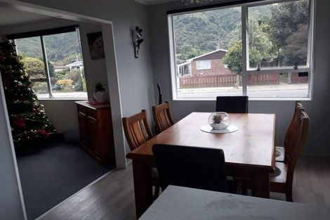 Photo of property in 77 Pasadena Crescent, Totara Park, Upper Hutt, 5018