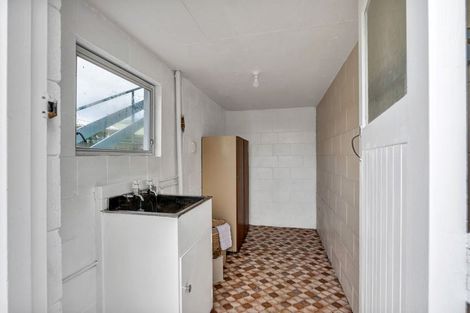 Photo of property in 3/3 Bulteel Street, New Plymouth, 4310