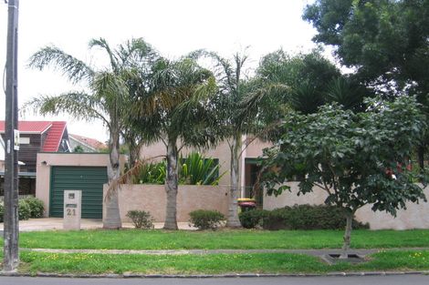 Photo of property in 21 Queensway, Three Kings, Auckland, 1024