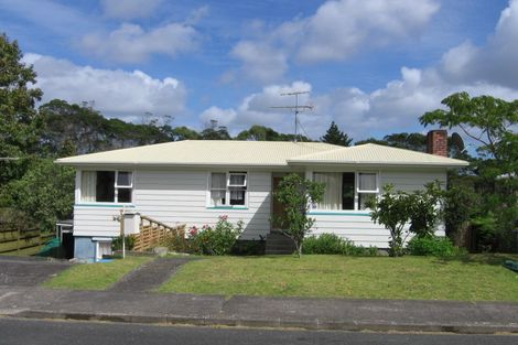 Photo of property in 26 Paragon Avenue, Beach Haven, Auckland, 0626