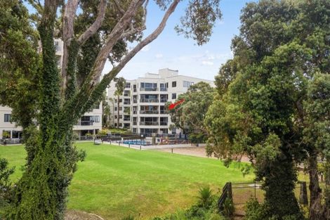 Photo of property in 2d/5 The Promenade, Takapuna, Auckland, 0622