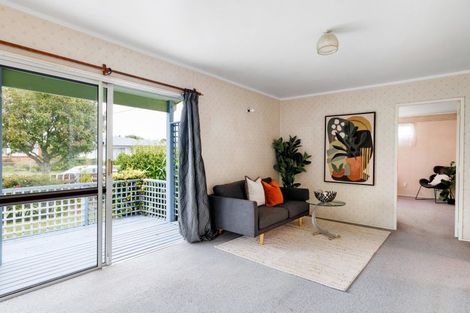 Photo of property in 2 Sunnyside Road, Nawton, Hamilton, 3200