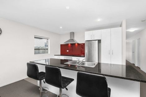 Photo of property in 98 Popokatea Drive, Takanini, 2112