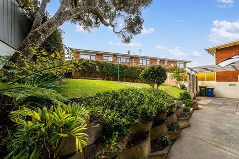 Photo of property in 1/1 Kaihu Street, Northcote, Auckland, 0627