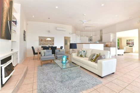Photo of property in 20 Pacific Parade, Army Bay, Whangaparaoa, 0930
