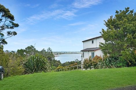 Photo of property in 11 The Knoll, Greenhithe, Auckland, 0632