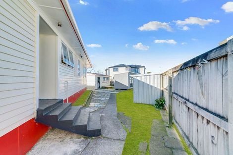Photo of property in 78 Raglan Street, Mangere East, Auckland, 2024