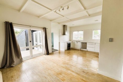 Photo of property in 71 Williams Street, Cambridge, 3434