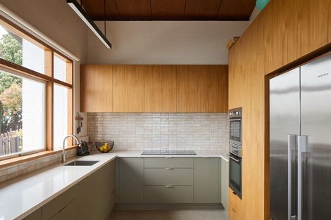 Photo of property in 76 Cannon Hill Crescent, Mount Pleasant, Christchurch, 8081