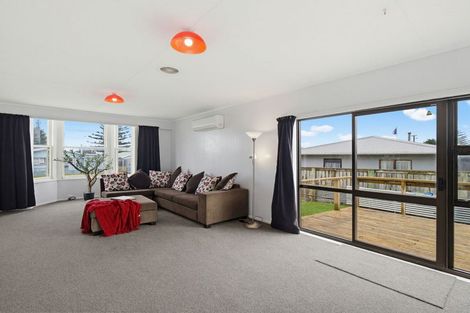 Photo of property in 4 Ashton Terrace, Castlecliff, Whanganui, 4501