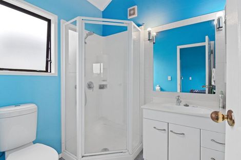 Photo of property in 2/58 Glencoe Road, Browns Bay, Auckland, 0630