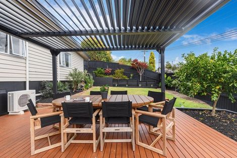 Photo of property in 1/9 Watea Road, Torbay, Auckland, 0630