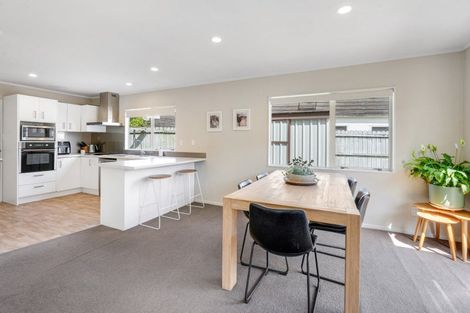 Photo of property in 1/96 Frank Nobilo Drive, Golflands, Auckland, 2013