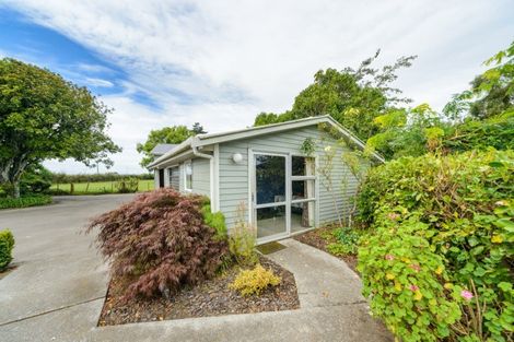 Photo of property in 17 Aranui Road, Kairanga, Palmerston North, 4475