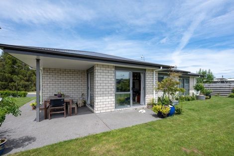 Photo of property in 8 Larches Lane, Kinloch, Taupo, 3377