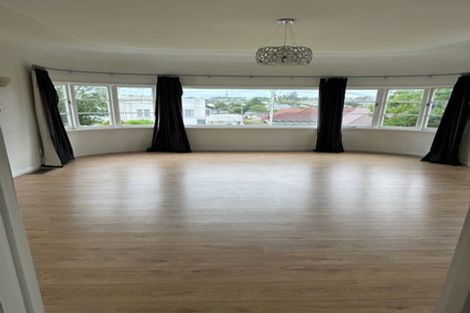 Photo of property in 11 Otahuri Crescent, Greenlane, Auckland, 1051