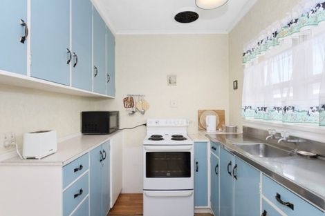 Photo of property in 1/500 Devonport Road, Tauranga South, Tauranga, 3112