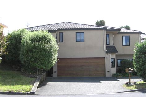 Photo of property in 30 Highgrove Lane, Totara Vale, Auckland, 0632
