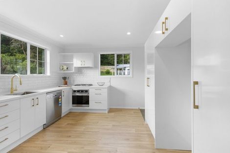 Photo of property in 117 Horoeka Street, Stokes Valley, Lower Hutt, 5019