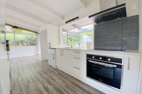 Photo of property in 74 Peach Road, Glenfield, Auckland, 0629