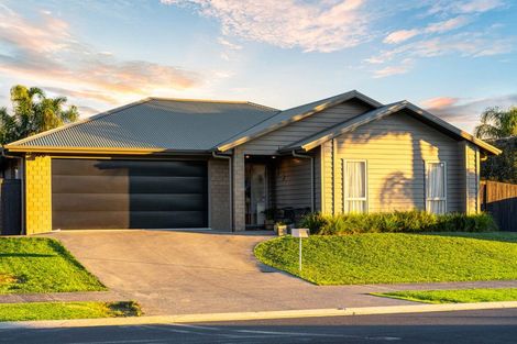 Photo of property in 14 Will Street, Huapai, Kumeu, 0810