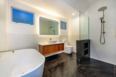 Photo of property in 411 Cashmere Road, Westmorland, Christchurch, 8025