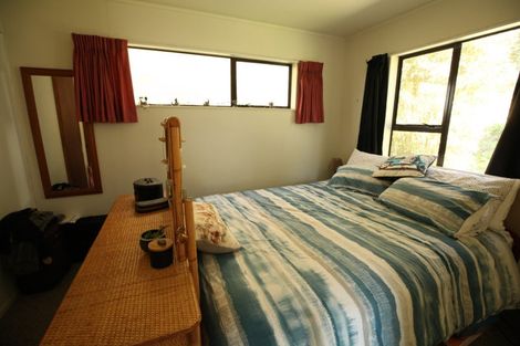 Photo of property in 25a-d Tireti Road, Titahi Bay, Porirua, 5022