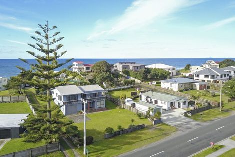 Photo of property in 667 Pukehina Parade, Pukehina, Te Puke, 3189