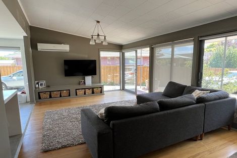 Photo of property in 15 Mirfield Place, Russley, Christchurch, 8042