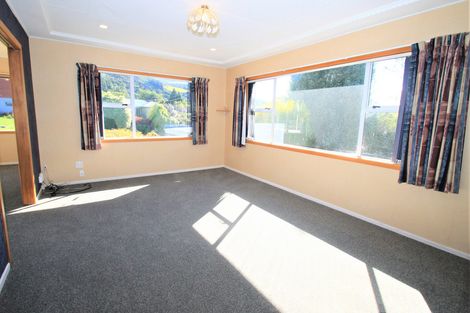 Photo of property in 72 Gilkison Street, Halfway Bush, Dunedin, 9010