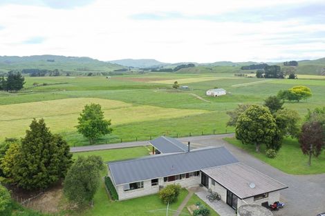 Photo of property in 1008 Cowper Road, Dannevirke, 4976