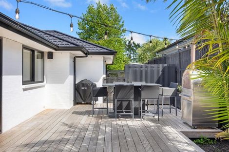 Photo of property in 25 Nobilo Road, Kumeu, 0810