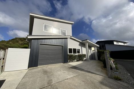 Photo of property in 9 Birkhall Grove, Strathmore Park, Wellington, 6022