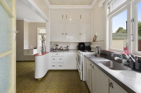Photo of property in 19 Rangitira Avenue, Palmerston North, 4414