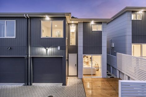 Photo of property in 76b Glenmore Road, Sunnyhills, Auckland, 2010