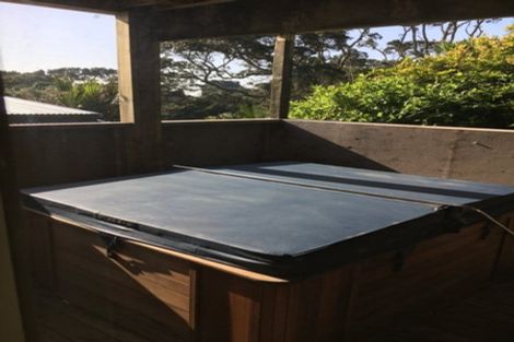 Photo of property in 352 Motutara Road, Muriwai, 0881