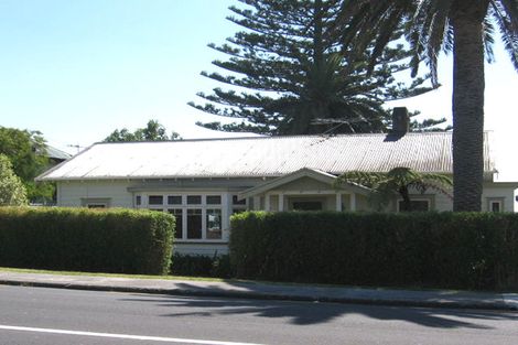 Photo of property in 2/143a Mokoia Road, Birkenhead, Auckland, 0626