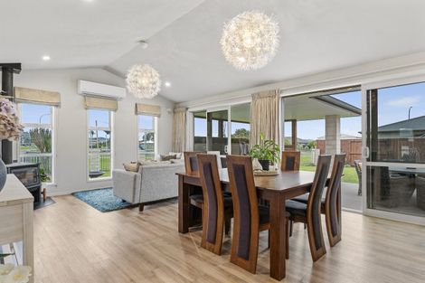 Photo of property in 133 The Boulevard, Papamoa Beach, Papamoa, 3118