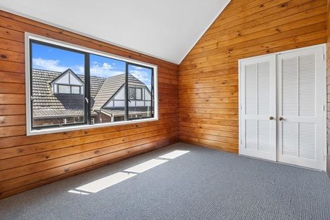 Photo of property in 117 Botany Road, Botany Downs, Auckland, 2010