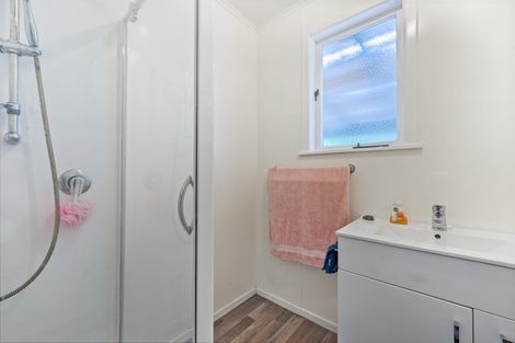 Photo of property in 25 Lowtherhurst Road, Massey, Auckland, 0614