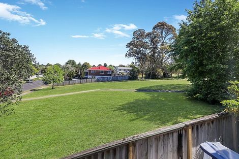 Photo of property in 5 Mirrabooka Avenue, Botany Downs, Auckland, 2010