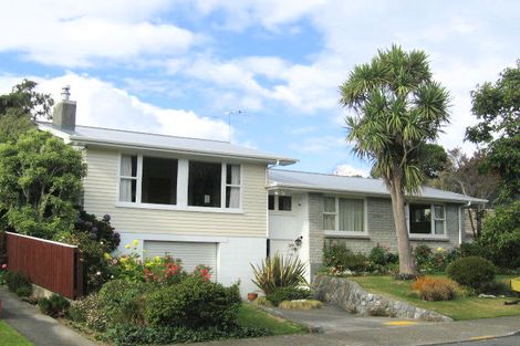 Photo of property in 33 Sunbrae Drive, Silverstream, Upper Hutt, 5019