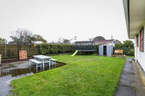 Photo of property in 246 Huatoki Street, Upper Vogeltown, New Plymouth, 4310