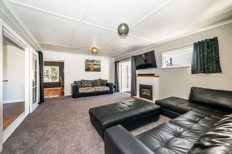 Photo of property in 3 Wairere Grove, Paraparaumu, 5032