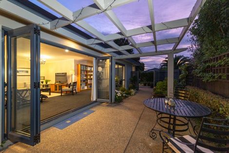 Photo of property in 86a Pahiatua Street, Hokowhitu, Palmerston North, 4410