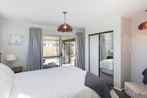 Photo of property in 43 Dunbarton Street, Redwood, Christchurch, 8051