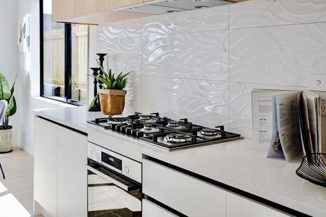 Photo of property in 18a Edgware Road, West Harbour, Auckland, 0618