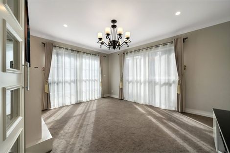 Photo of property in 3 Wallace Road, Ranui, Auckland, 0612