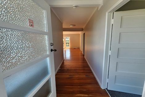 Photo of property in 44 Edmonton Road, Henderson, Auckland, 0612